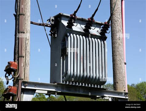 electric boxes on poles transformers making a flash and boom|power flashes from power lines.